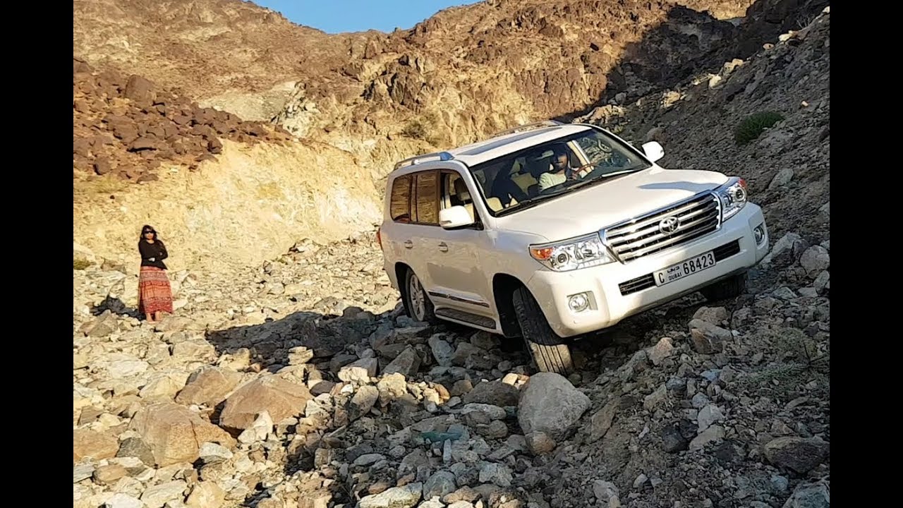 My 2014 Land Cruiser V8 Petrol V/S Badly Washed Out Road الطرق الوعرة القصوى
