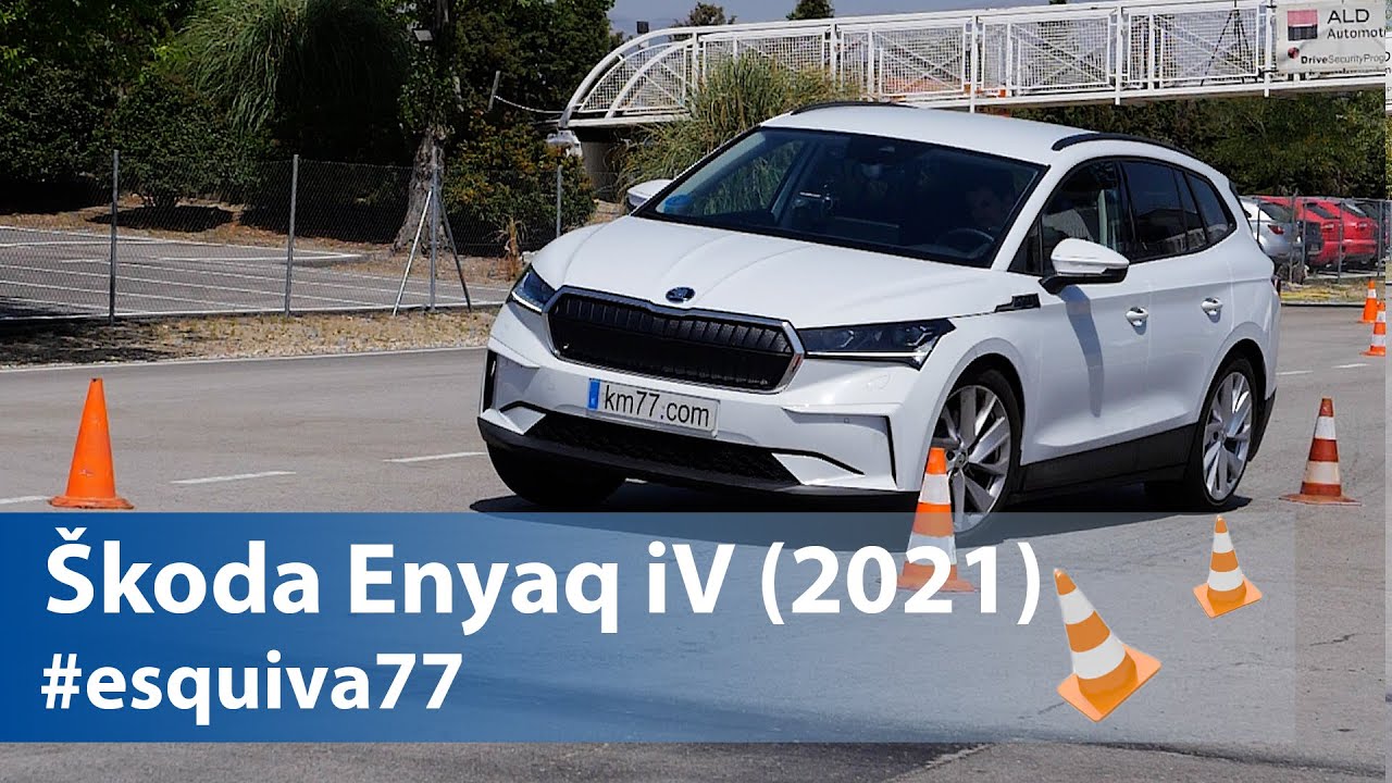Škoda Enyaq iV (2021) - Maniobra de esquiva (moose test y eslalon) | km77.com