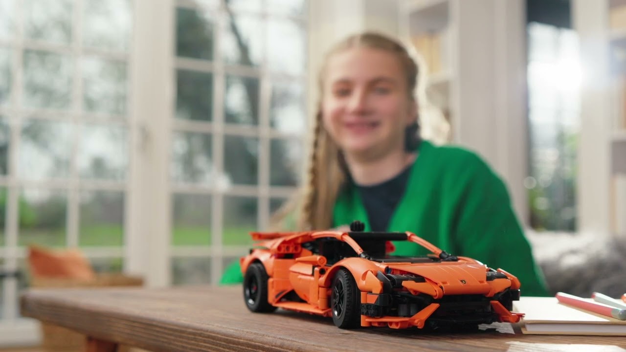 LEGO Technic - Lamborghini Huracán Tecnica Orange |  Shopper Video 42196