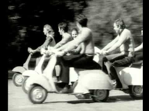 Vespa Piaggio - Chi Vespa mangia le mele