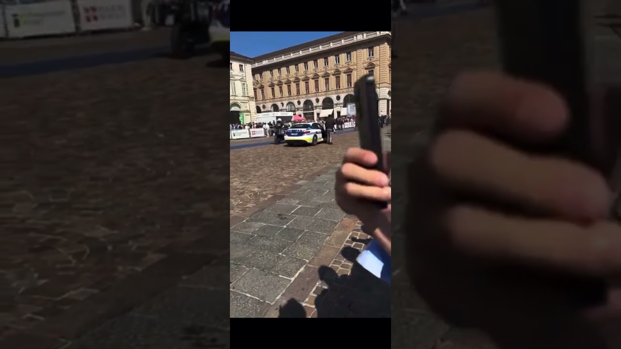 Crash incidente salone dell’auto Torino salone auto Torino lancia 037 contro il pubblico