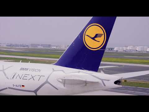 The new MINI Electric - The "Muscle Car" is towing an Boeing 777F