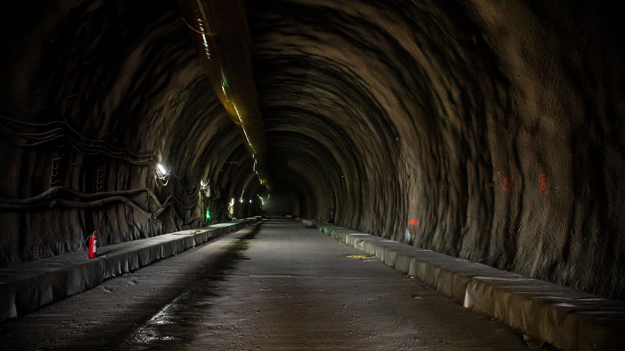 NDS | POĎTE S NAMI NA STAVBU | ODSTREL V TUNELI OKRUHLIAK