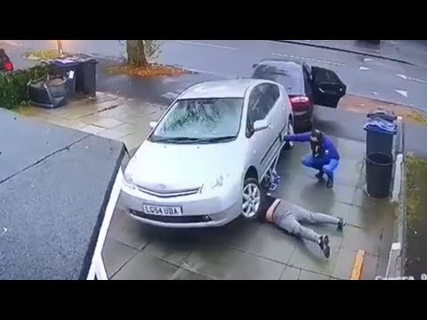 CCTV Catches Catalytic Theft From Toyota Prius In Broad Day Light