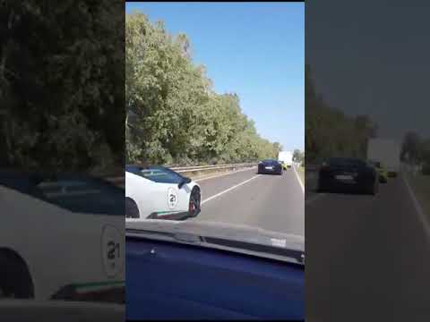 Carambola mortale tra Ferrari, Lamborghini e camper in Sardegna, le immagini del tragico incidente