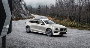 Volvo vyhlasuje koniec naftových motorov a v novom modeli S60 už ich nenájdete.