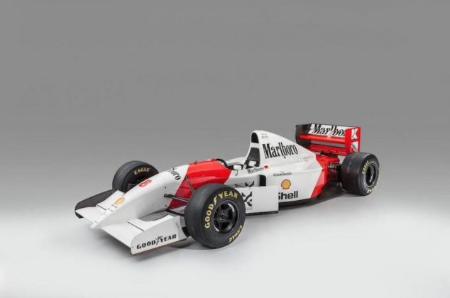 Ecclestone kúpil monopost, na ktorom jazdil Ayrton Senna.