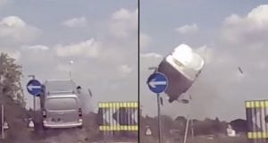 Šokujúce video: Dodávka na kruhovom objazde vyletela takmer 4 metre do vzduchu!