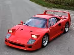 Viac než 90 % všetkých Ferrari stále jazdí po cestách