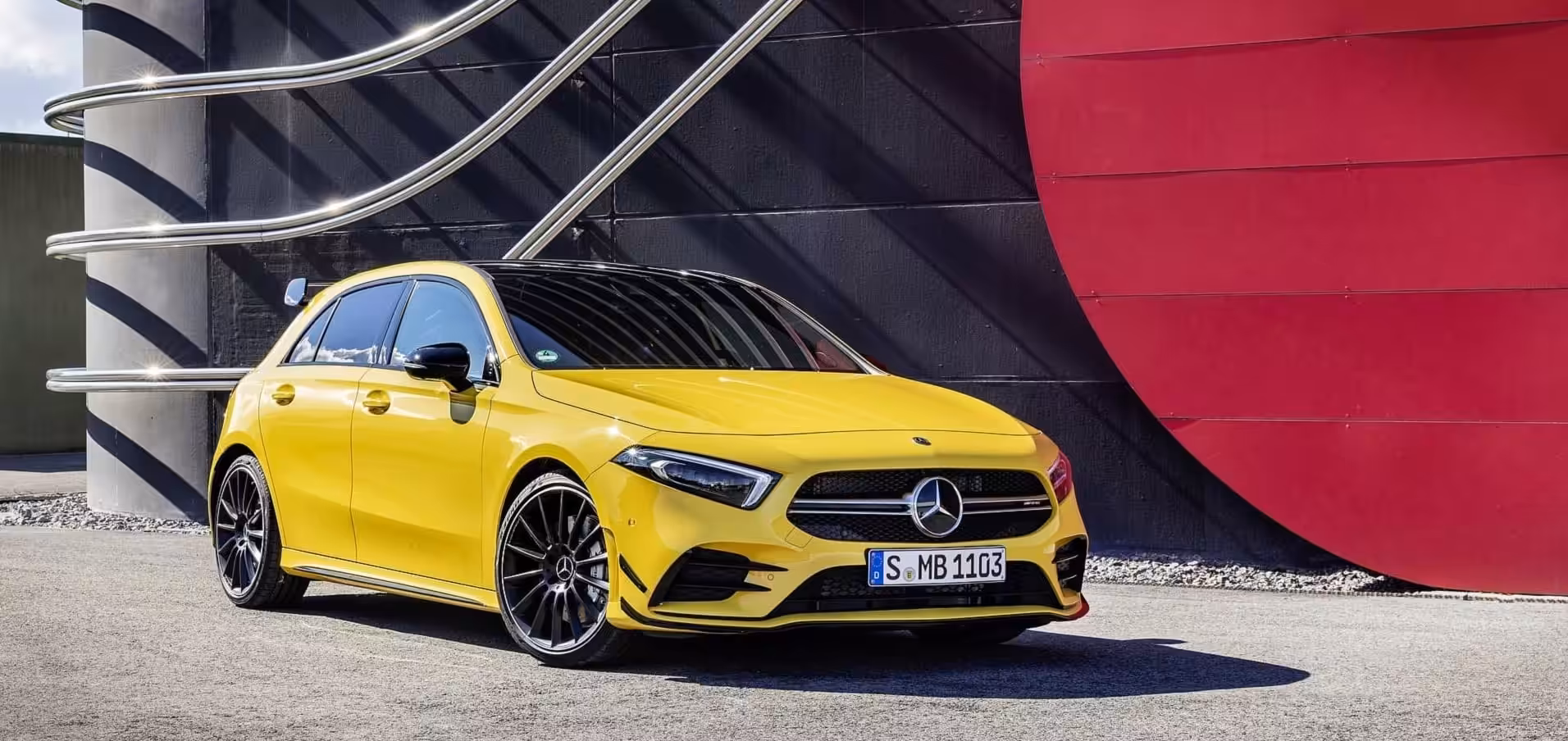 Mercedes-AMG A 35 4Matic: Konkurent pre VW Golf R a Audi S3 oficiálne