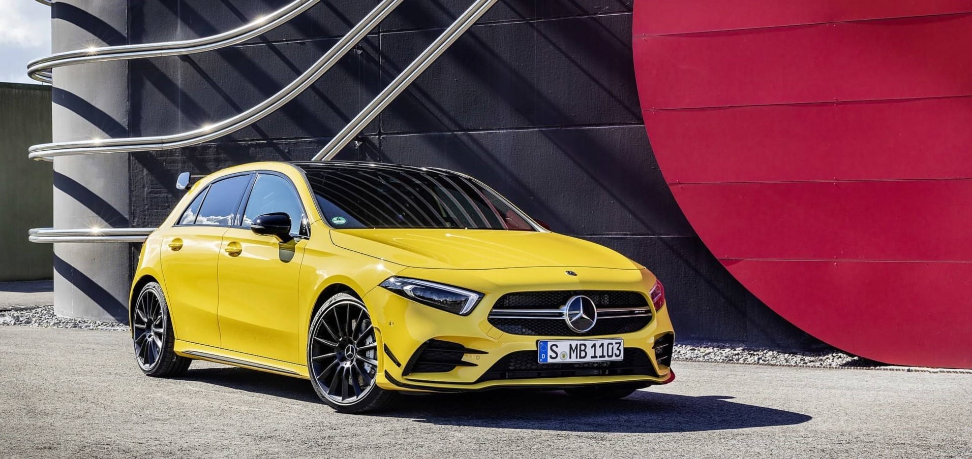 Mercedes-AMG A 35 4Matic: Konkurent pre VW Golf R a Audi S3 oficiálne