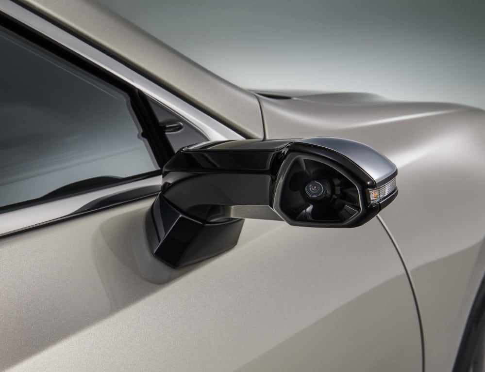 Lexus ES dostane kamery namiesto spätných zrkadiel