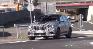 BMW už testuje novú generáciu X5 M! To však zďaleka nie je jediná novinka...
