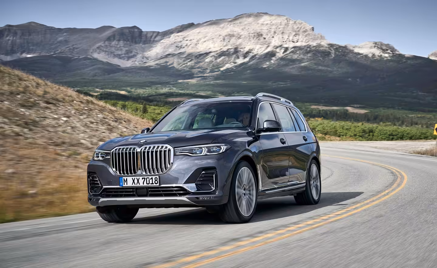 BMW X7 oficiálne - najluxusnejšie a najväčšie SUV mníchovskej automobilky