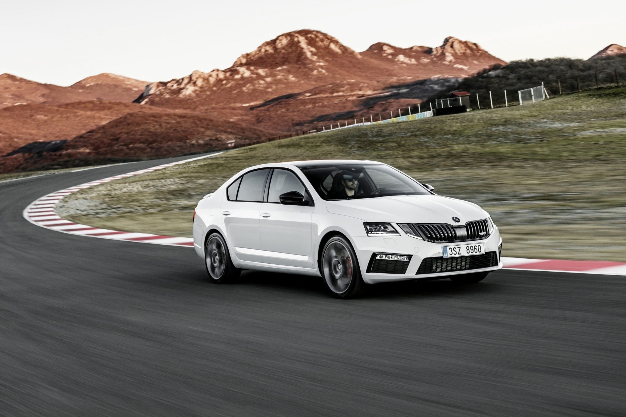 Príde budúca Škoda Octavia RS ako hybrid?