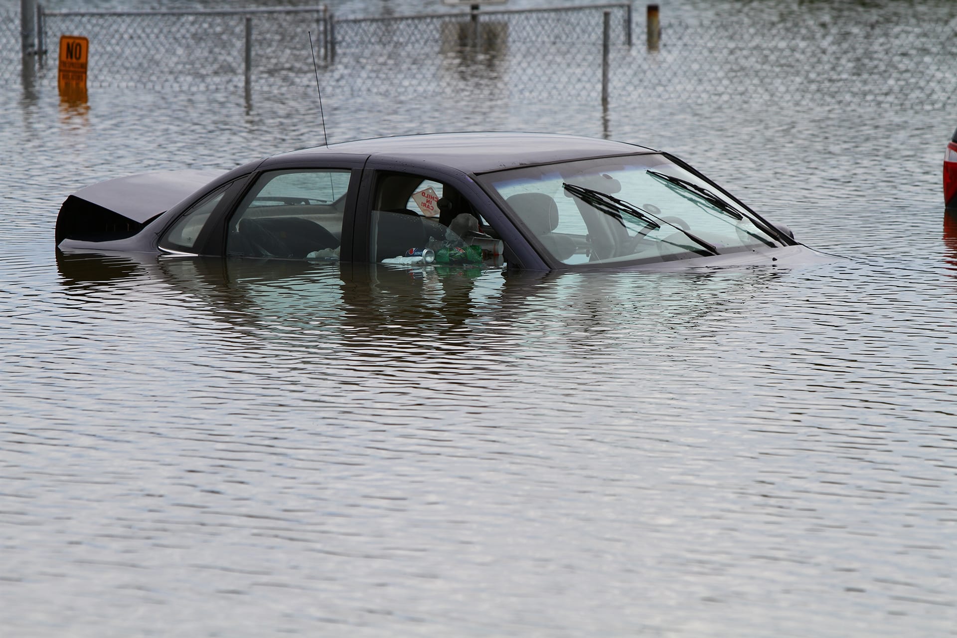 Záplavy: Ako môže voda uškodiť vášmu autu?