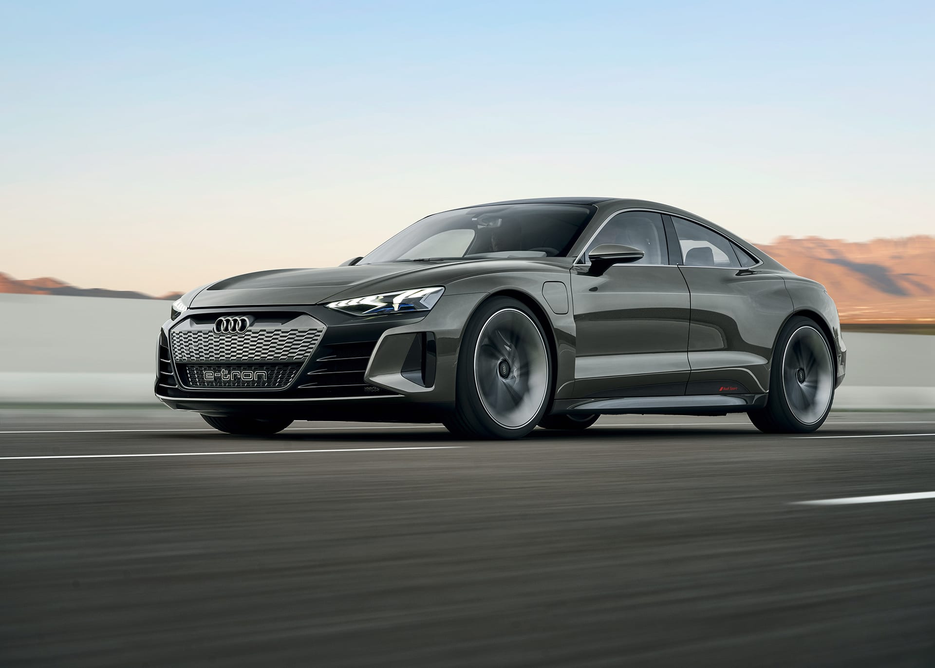 Krásny Audi e-tron GT koncept predznamenáva budúcnosť štyroch kruhov