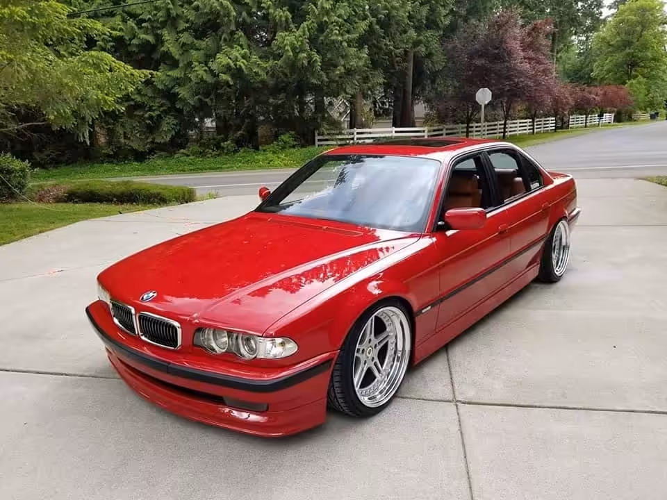 Fanúšik si postavil svetový unikát: BMW M7 generácie E38