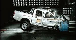 Najhorší crashtest v moderných dejinách? Nissan NP300 Hardbody dostal 0 hviezd!