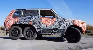 Mercedes má konkurenciu. Rus si podomácky vyrobil Ladu Niva 6x6!
