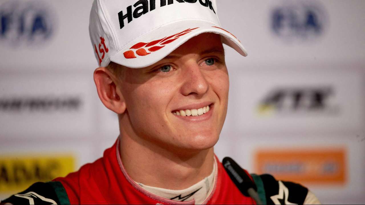 https://www.dnaindia.com/sports/report-michael-schumacher-s-son-mick-schumacher-moves-up-to-formula-two-2690123