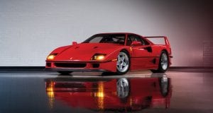 Muž si doma vyrobil repliku Ferrari F40. Výsledok stojí za pozretie!