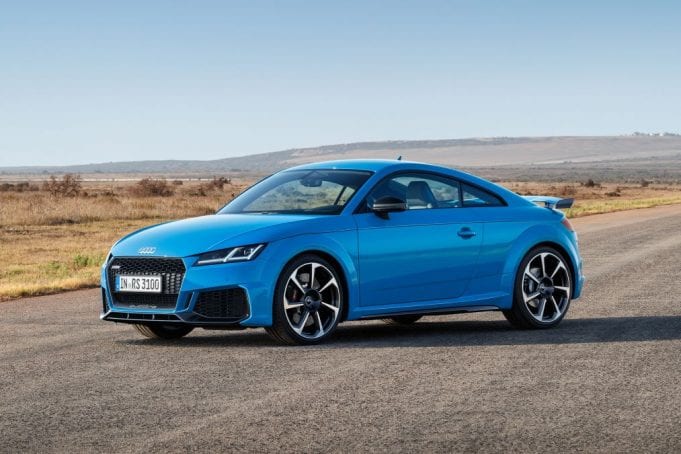 Jemne modernizované Audi TT RS prináša svieži vietor do plachiet