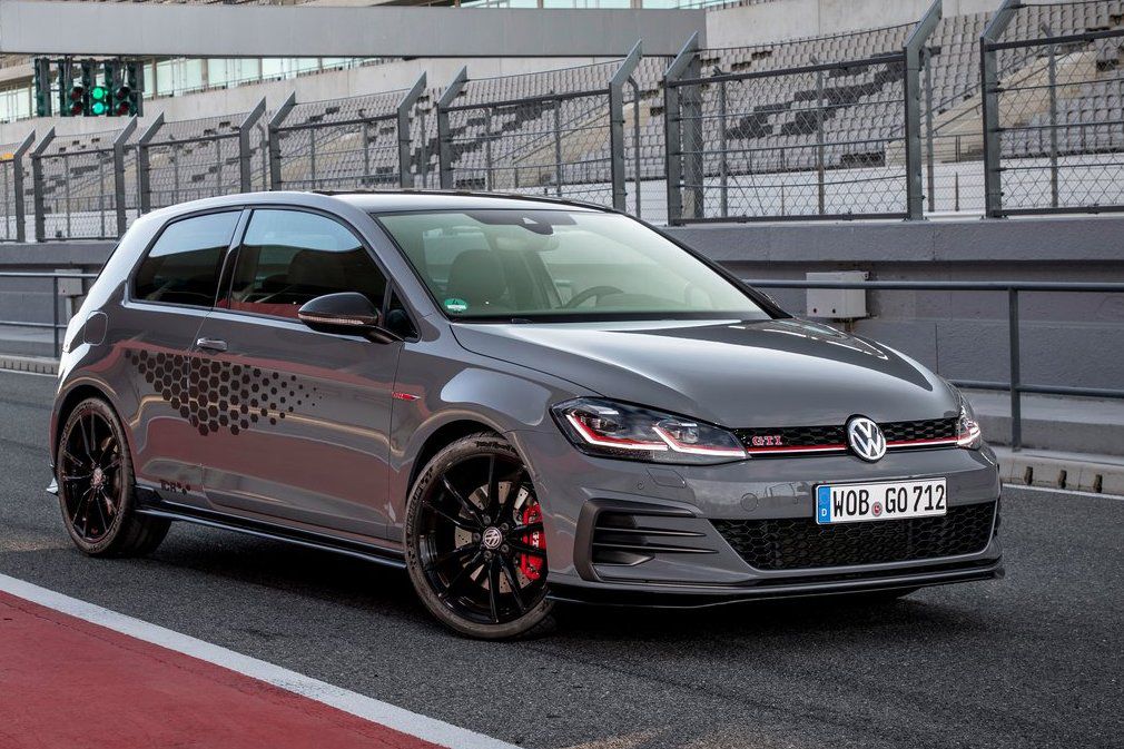 Volkswagen prichádza so špičkovou verziou Golf GTI TCR