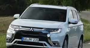 Najpredávanejší plug-in hybrid v Európe, Mitsubishi Outlander PHEV, prichádza s vylepšeniami