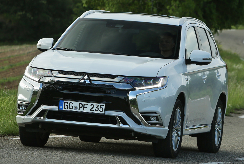 Najpredávanejší plug-in hybrid v Európe, Mitsubishi Outlander PHEV, prichádza s vylepšeniami