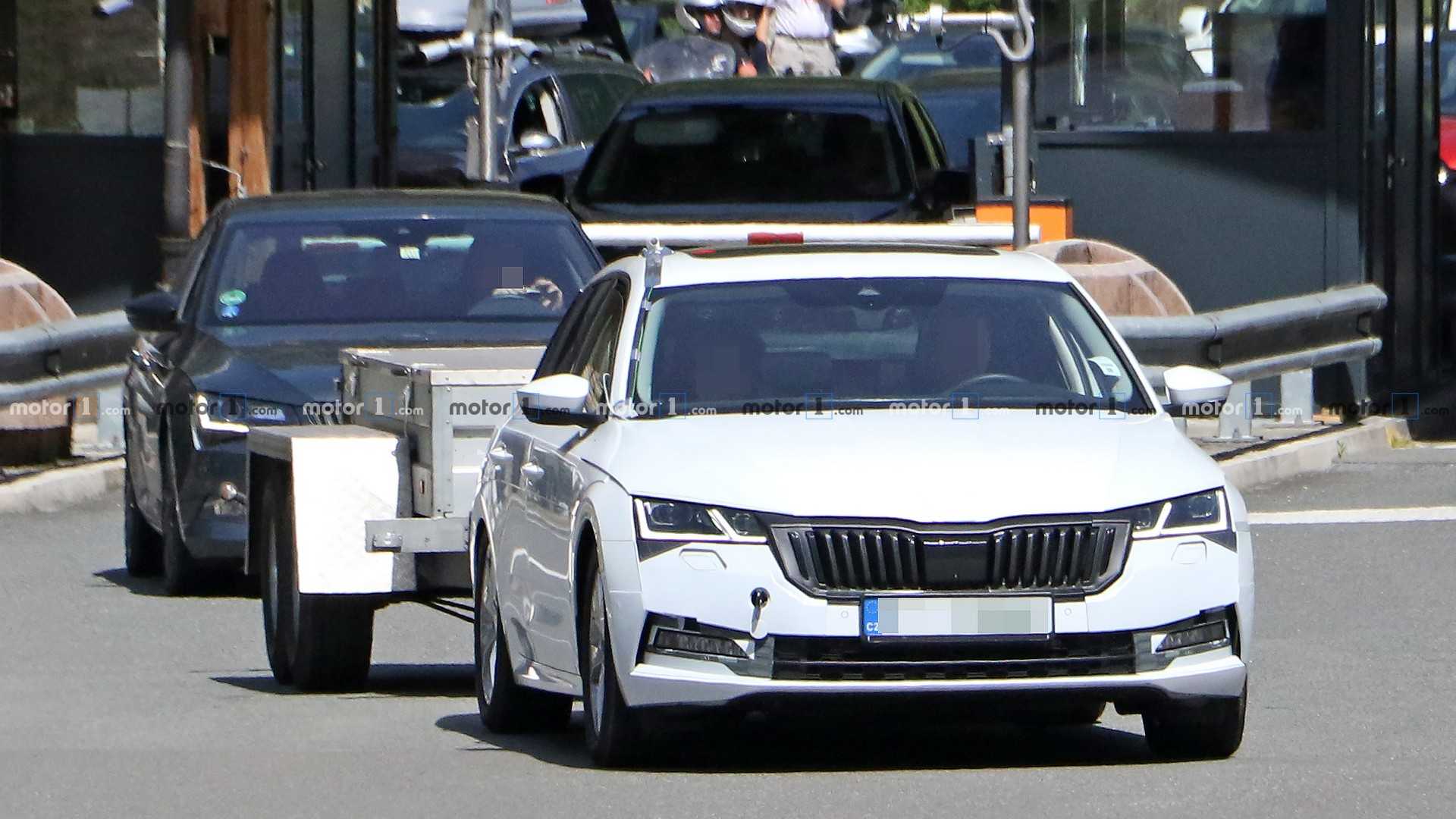 https://cdn.motor1.com/images/mgl/Q2qj0/s1/2020-skoda-octavia-spy-photo.jpg