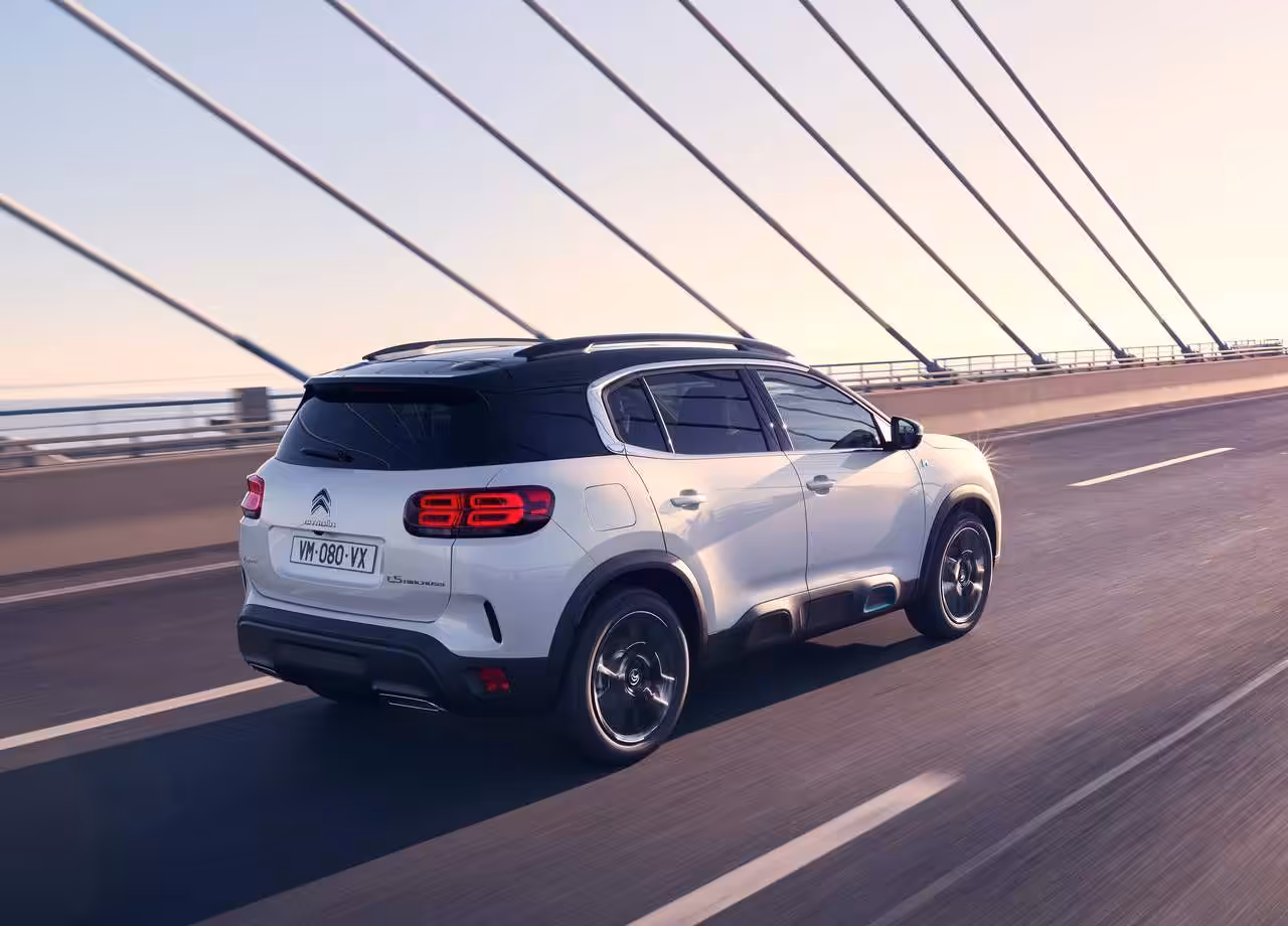 Zlúčenie FCA a PSA bude niesť názov Stellantis