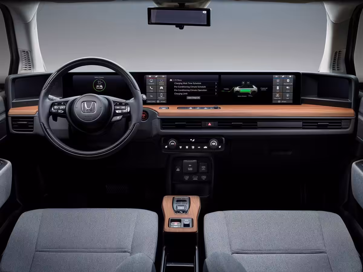 Honda e interiér