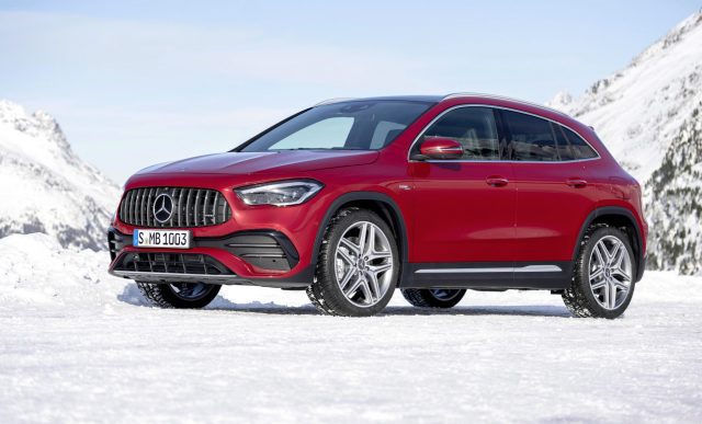 Kompaktes Multitalent für den Einstieg in die Mercedes-AMG Welt Der neue Mercedes-AMG GLA 35 4MATICCompact all-rounder as an entry to the Mercedes-AMG world The new Mercedes-AMG GLA 35 4MATIC GLA 35 AMG