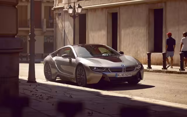 bmw-i8-coupe-images-videos-image-wallpaper-01.jpg.asset.1532334367152 (1)