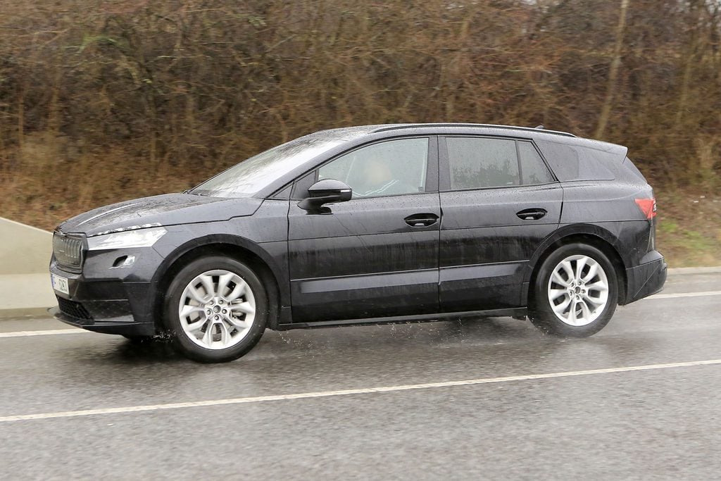 škoda enyaq spy photo