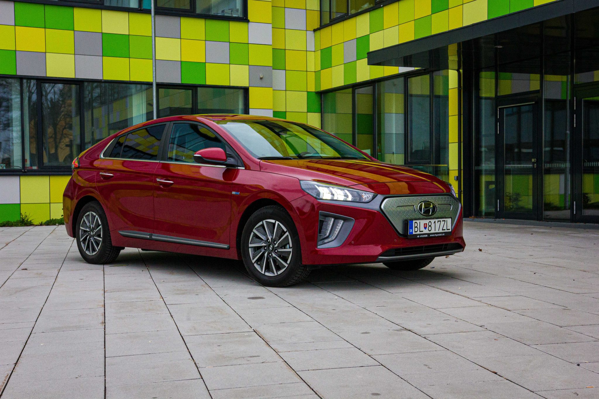 TEST Hyundai IONIQ Electric+: Introvert, ktorý vzbudzuje pozornosť