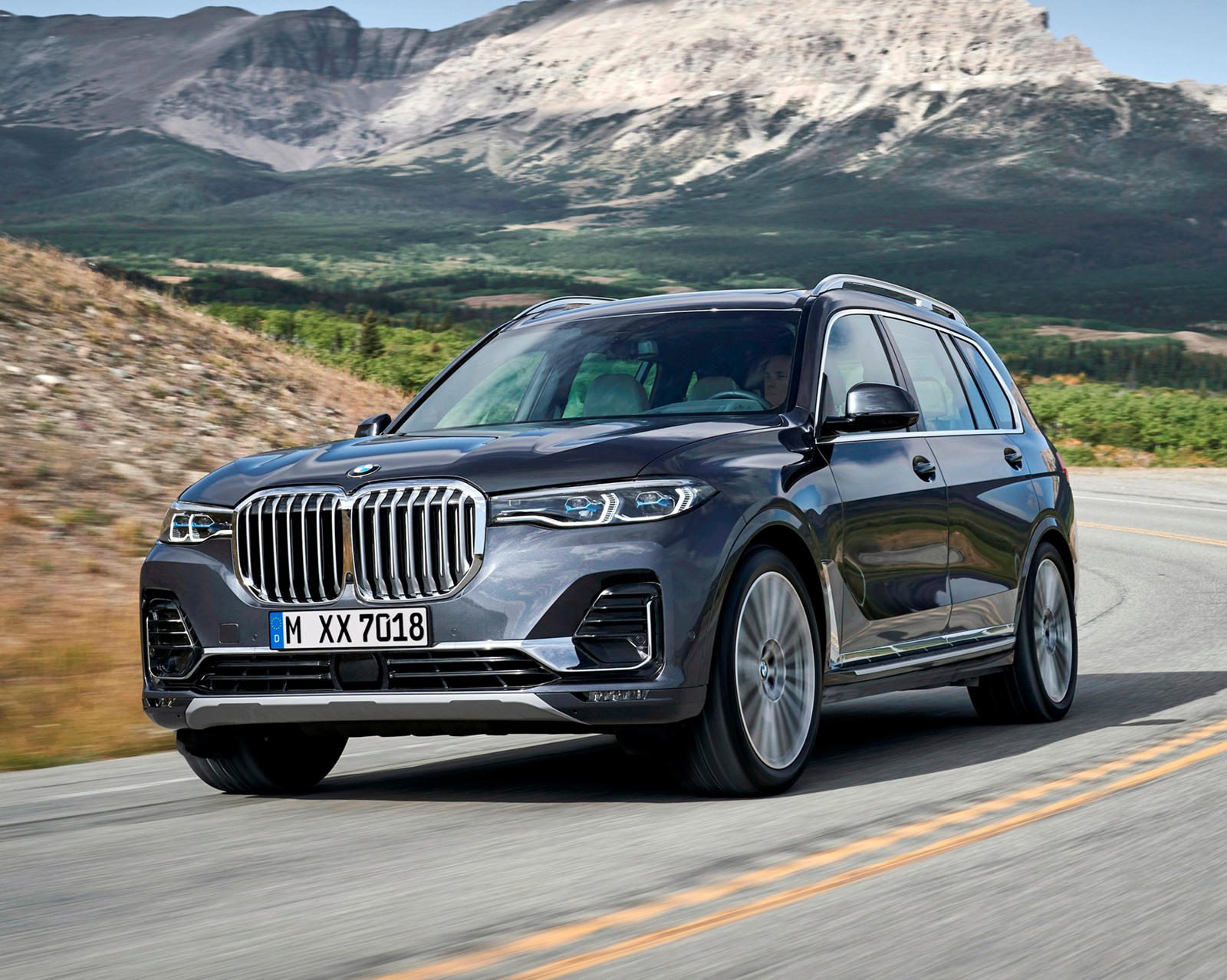 Príde na svet BMW X8 M skôr ako športová verzia X7? Zjavne áno