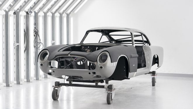 Aston Martin vyrába 25 replík Bondovej DB5 z roku 1964