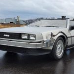 DeLorean z Návratu do budúcnosti, Cadillac z Krotiteľov duchov aj Batmobile v jednej aukcii