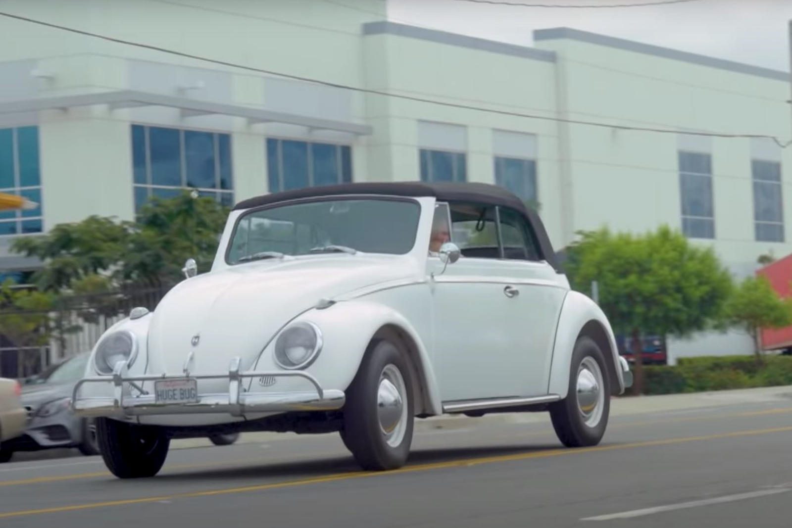 Zoznámte sa s VW Beetle, ktorý je väčší ako Hummer a má V8