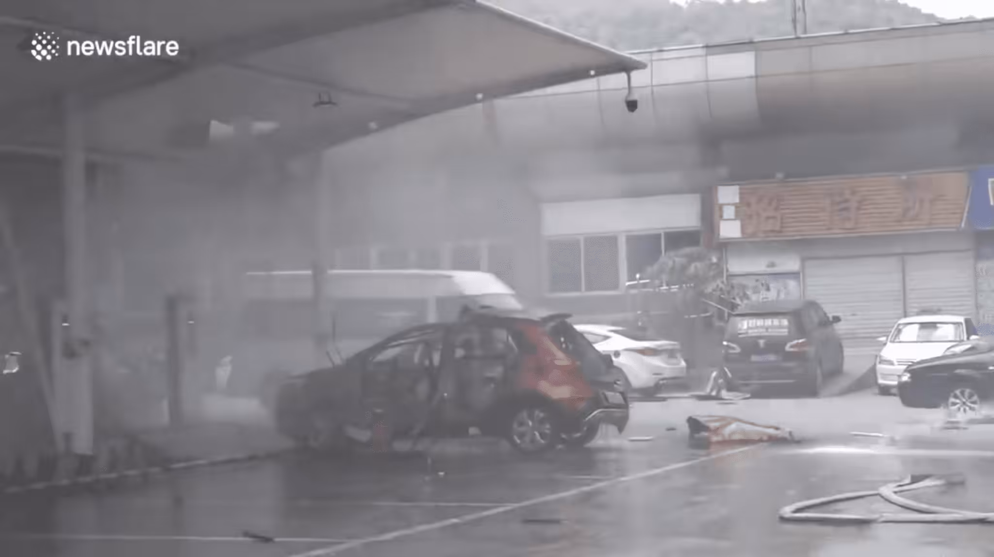 elektromobil explodoval počas nabíjania