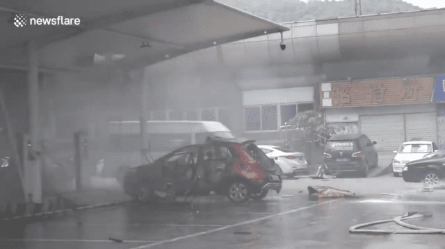 elektromobil explodoval počas nabíjania