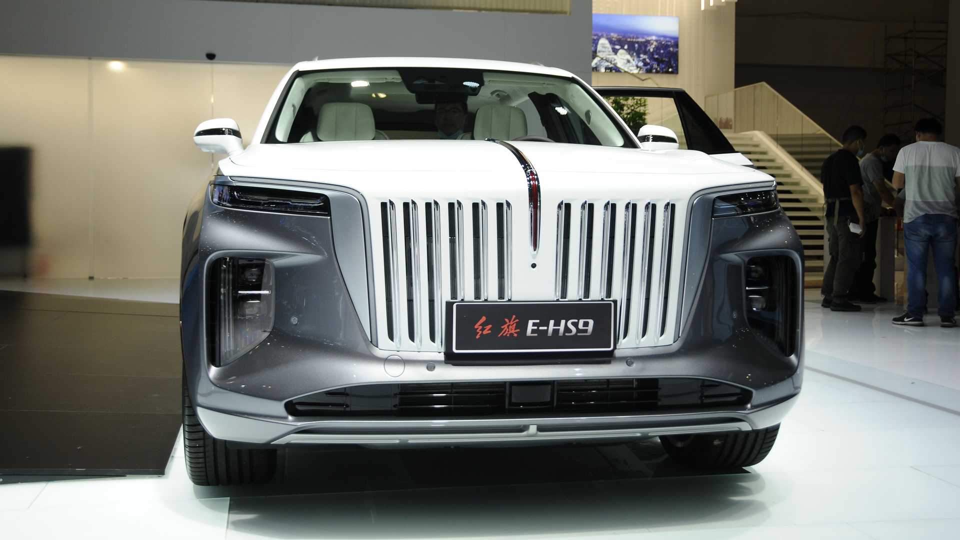 Číňania útočia na luxusný segment elektrickým klonom Rolls-Royce Cullinan 