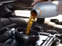 Motorový olej s dlhou životnosťou: Kedy sa oplatí?