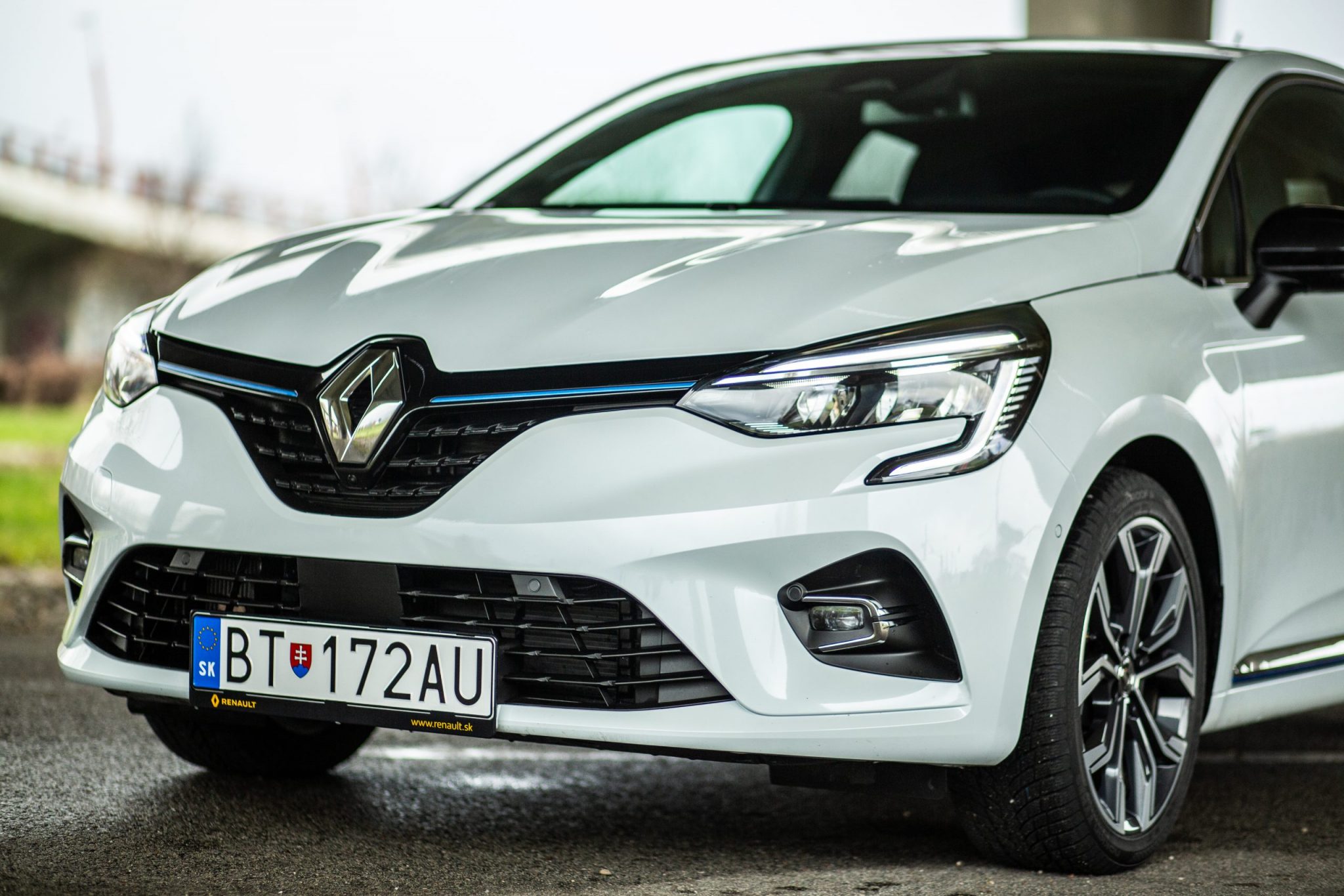 TEST Renault Clio E-Tech – nikdy nehovor nikdy, ani 15-tim prevodovým stupňom