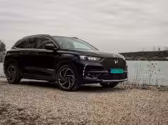 TEST DS 7 E-Tense, plug-in hybrid pomohol extravagantnému SUV