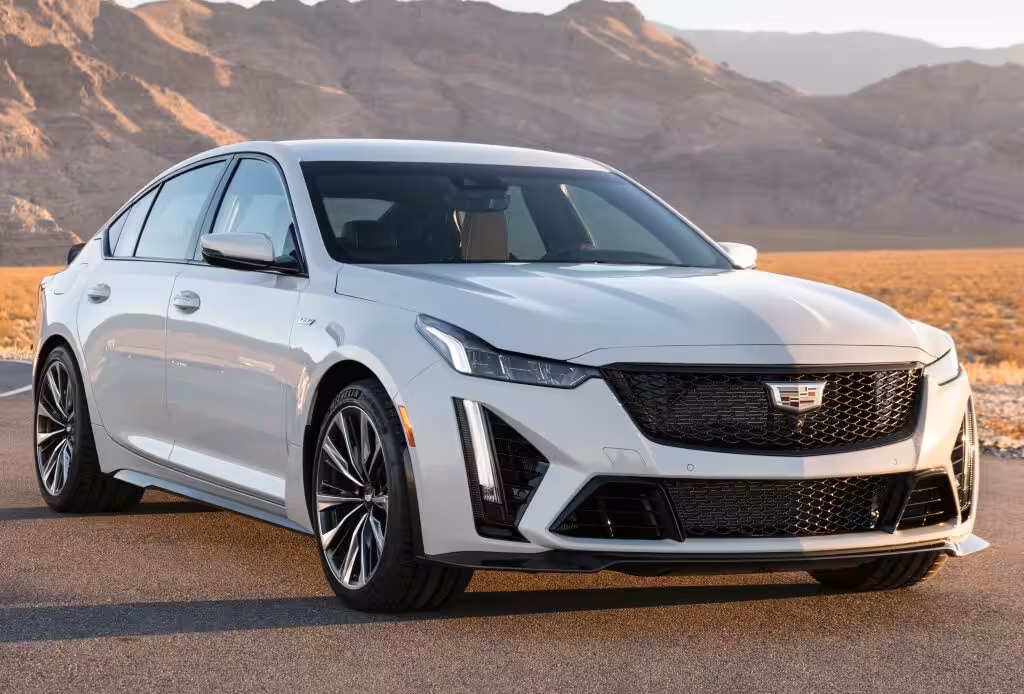 Cadillac CT4-V a CT5-V: Silné motory, zadný náhon a manuál!