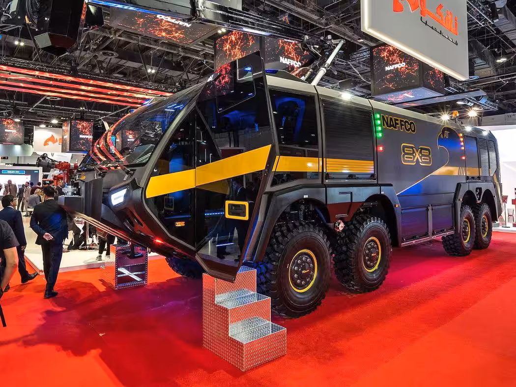 Falcon 8x8: Najväčšie hasičské vozidlo na svete