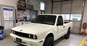 Toyota Tacoma a BMW E30? Zvláštna kombinácia, zaujímavý výsledok!